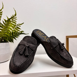 Tyra Mules